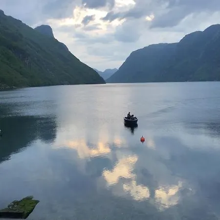 Holiday home House With A Sea View, Boat And Fireplace Frafjord